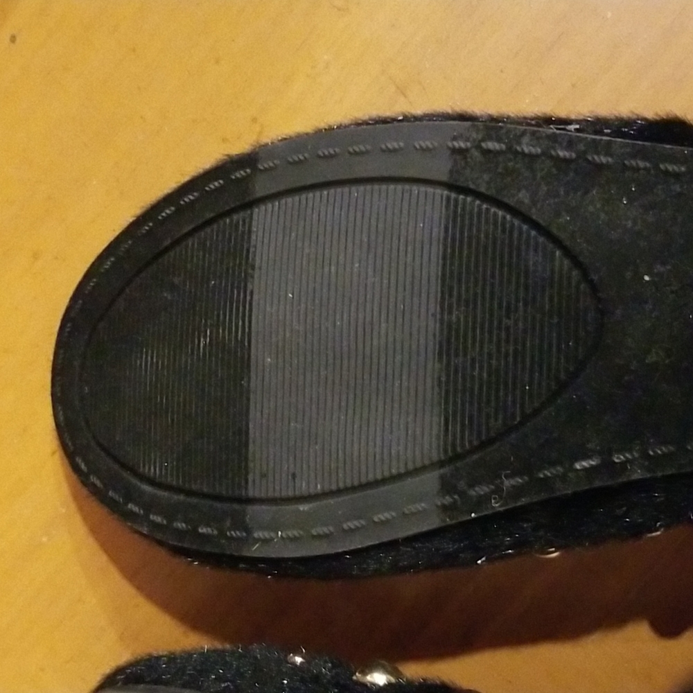 Black Foot Petals flats w studs - Picture 5 of 8